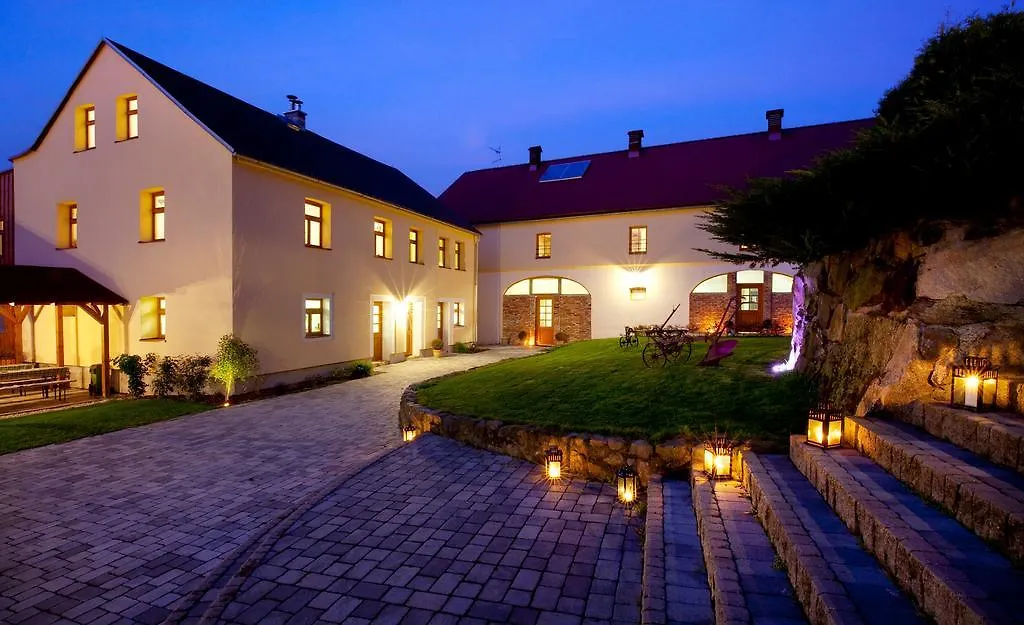Vendégház Dvur Stran & Wellness Hotel Karlovy Vary